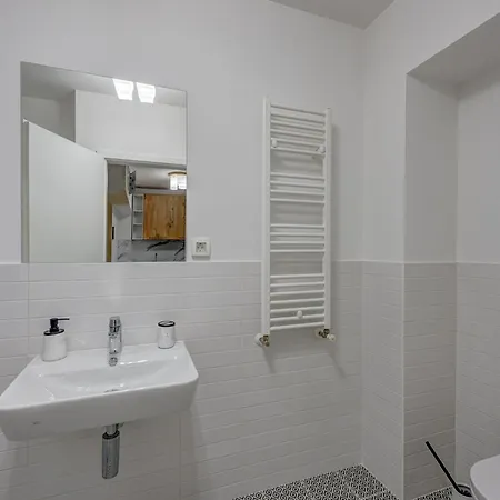 Bliss - Elegant And Cozy Apartman *
